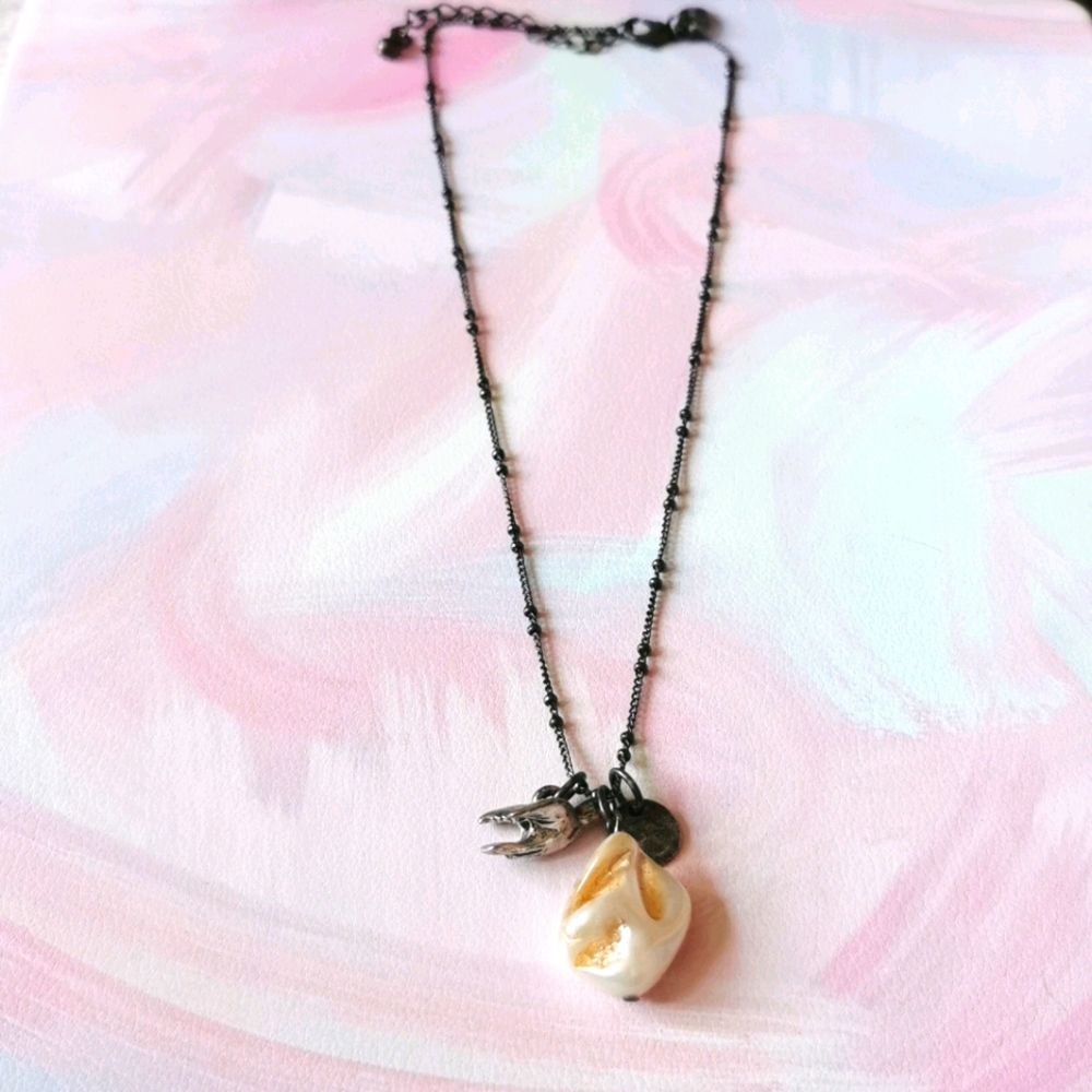 American Eagle shell necklace